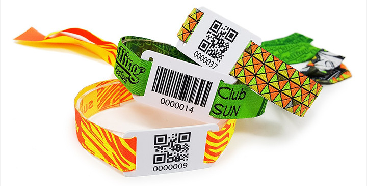 Armband mit QR Code oder Barcode