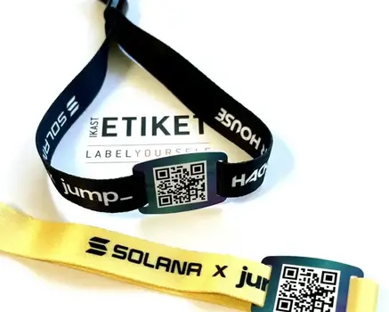 Armband mit QR Code oder Barcode