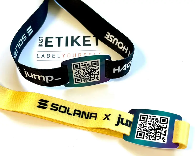 Armband mit QR Code oder Barcode