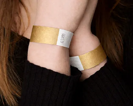 Goldene Tyvek-Einlassbänder