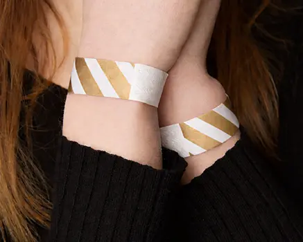 Gold-weiß gestreifte Tyvek-Einlassbänder