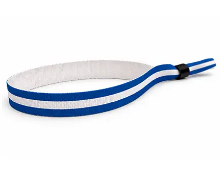 Festivalbändchen mit blauen und weißen Streifen – Finnland